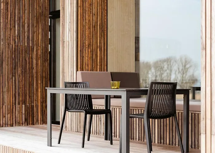 Simple Living And Outdoor Life At Helnaes 別荘